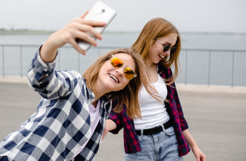 The 6 Red Flags Every Parent Should Watch for in Teen Friendships