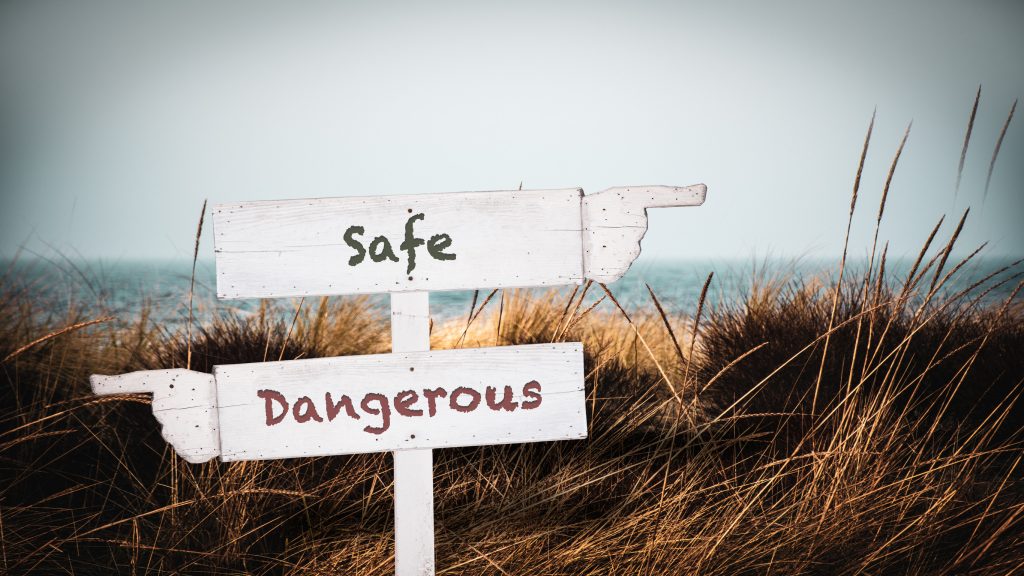 7 Signs You’re in an Unsafe Situation (And What to Do About It)